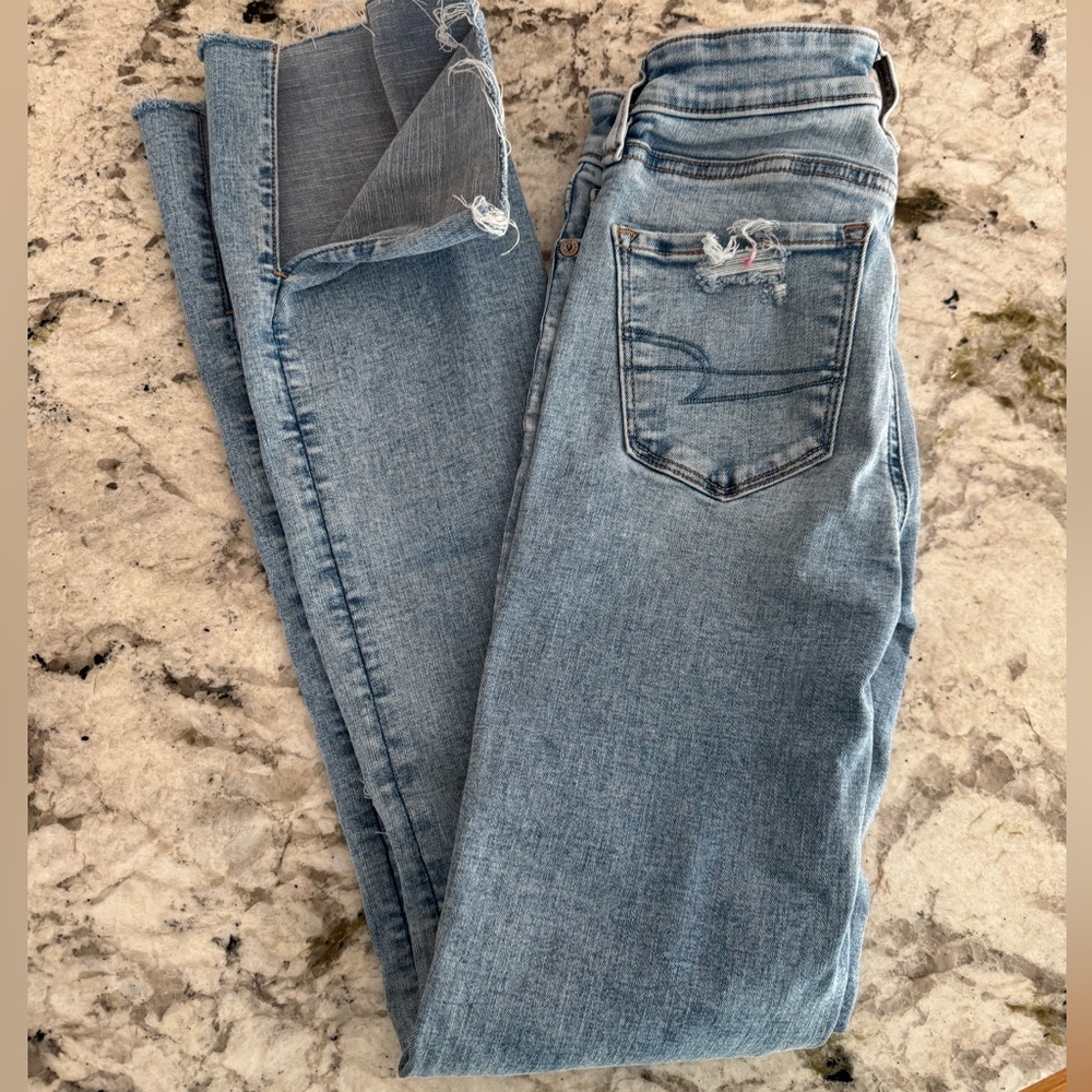 American Eagle Outfitters Light Blue Skinny Jeans